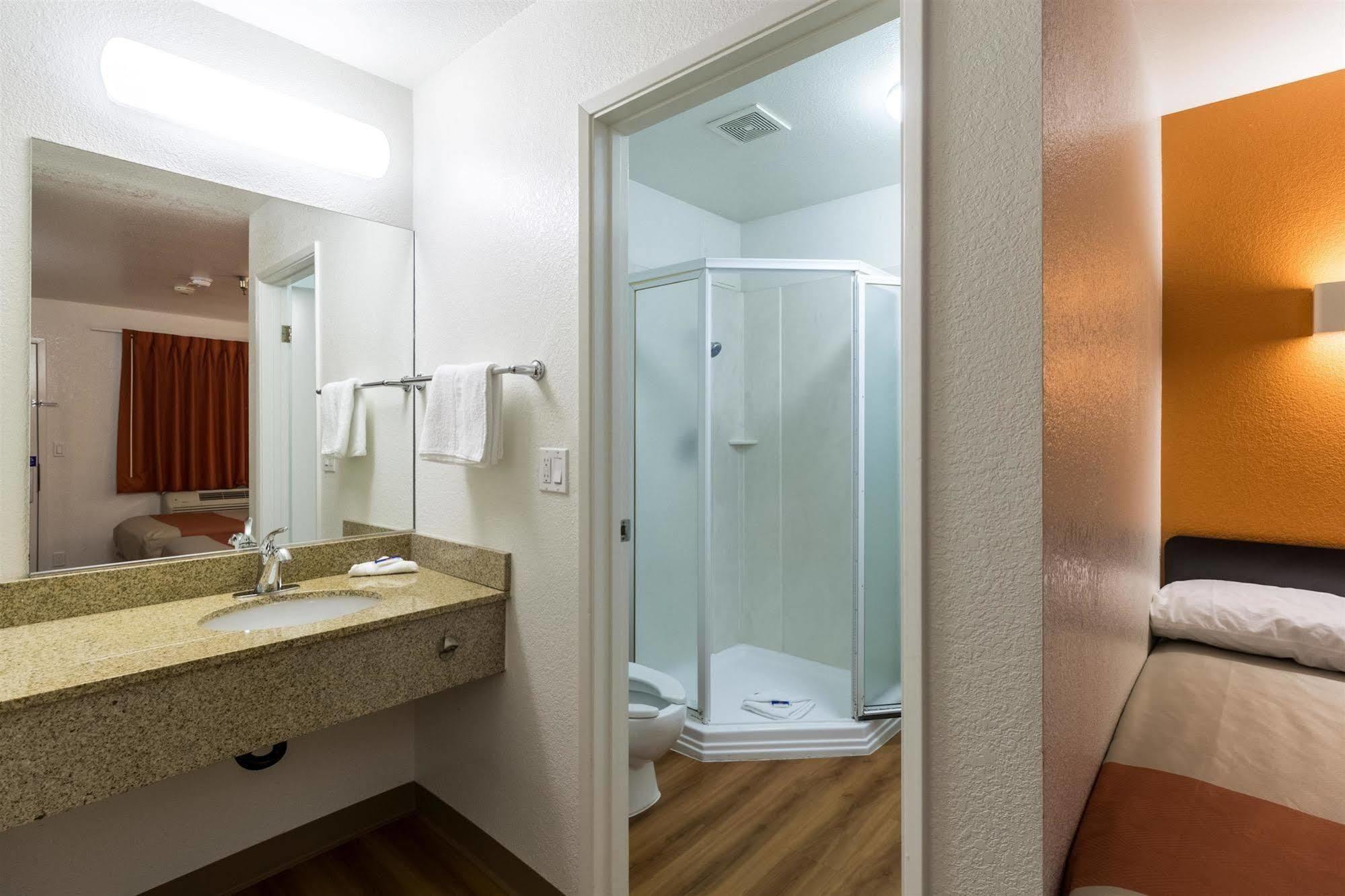 Motel 6-Kirkland, Wa - North Kirkland Zewnętrze zdjęcie